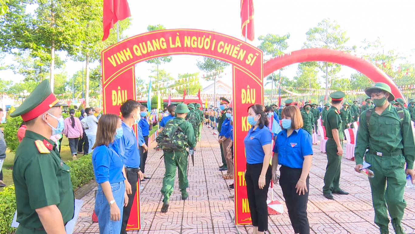 BÙ GIA MẬP: 105 THANH NIÊN LÊN ĐƯỜNG NHẬP NGŨ